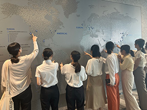 学生がイベントに参加している様子